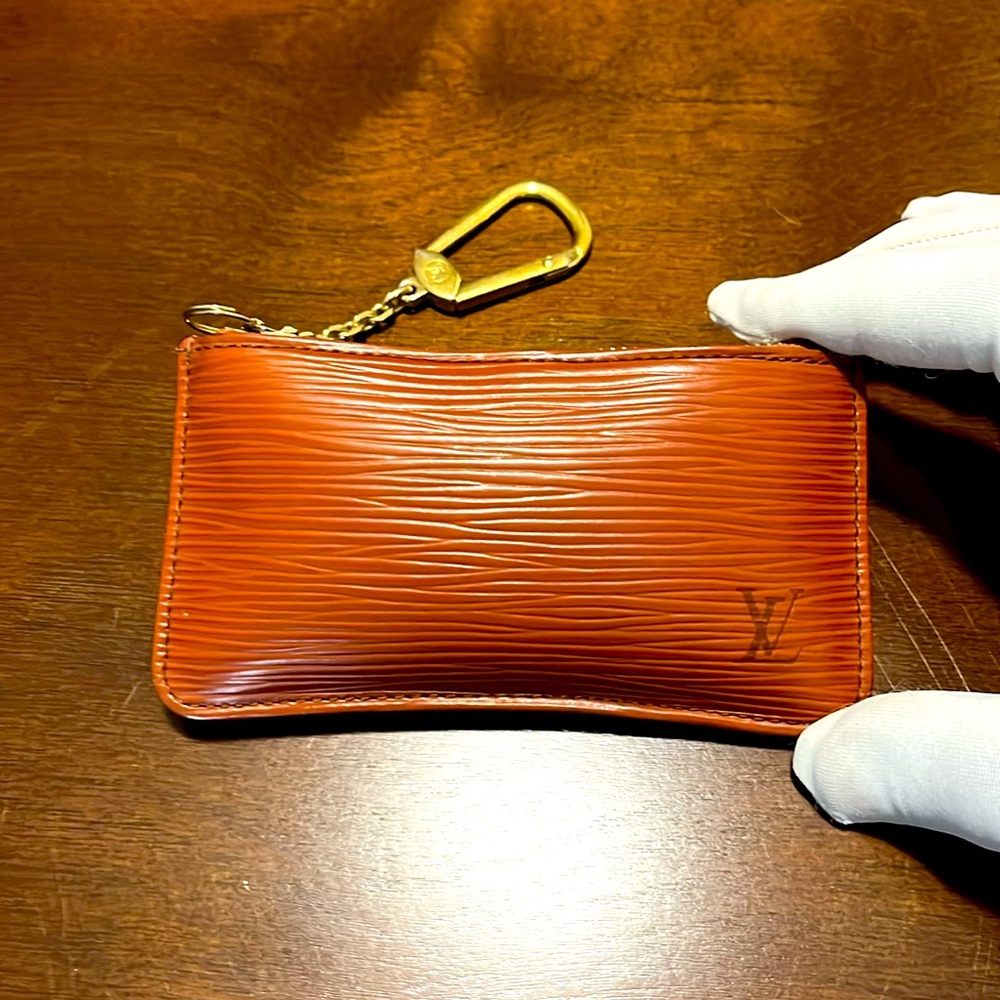 🌸Authentic Louis Vuitton Brown Epi Leather Key Pouch Pochette Cles🌸